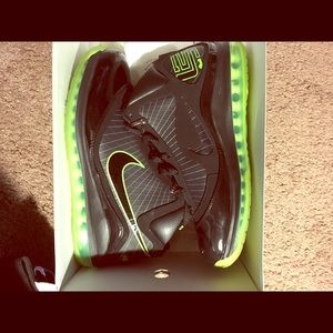 Nike Lebron 7 sz 12 never worn